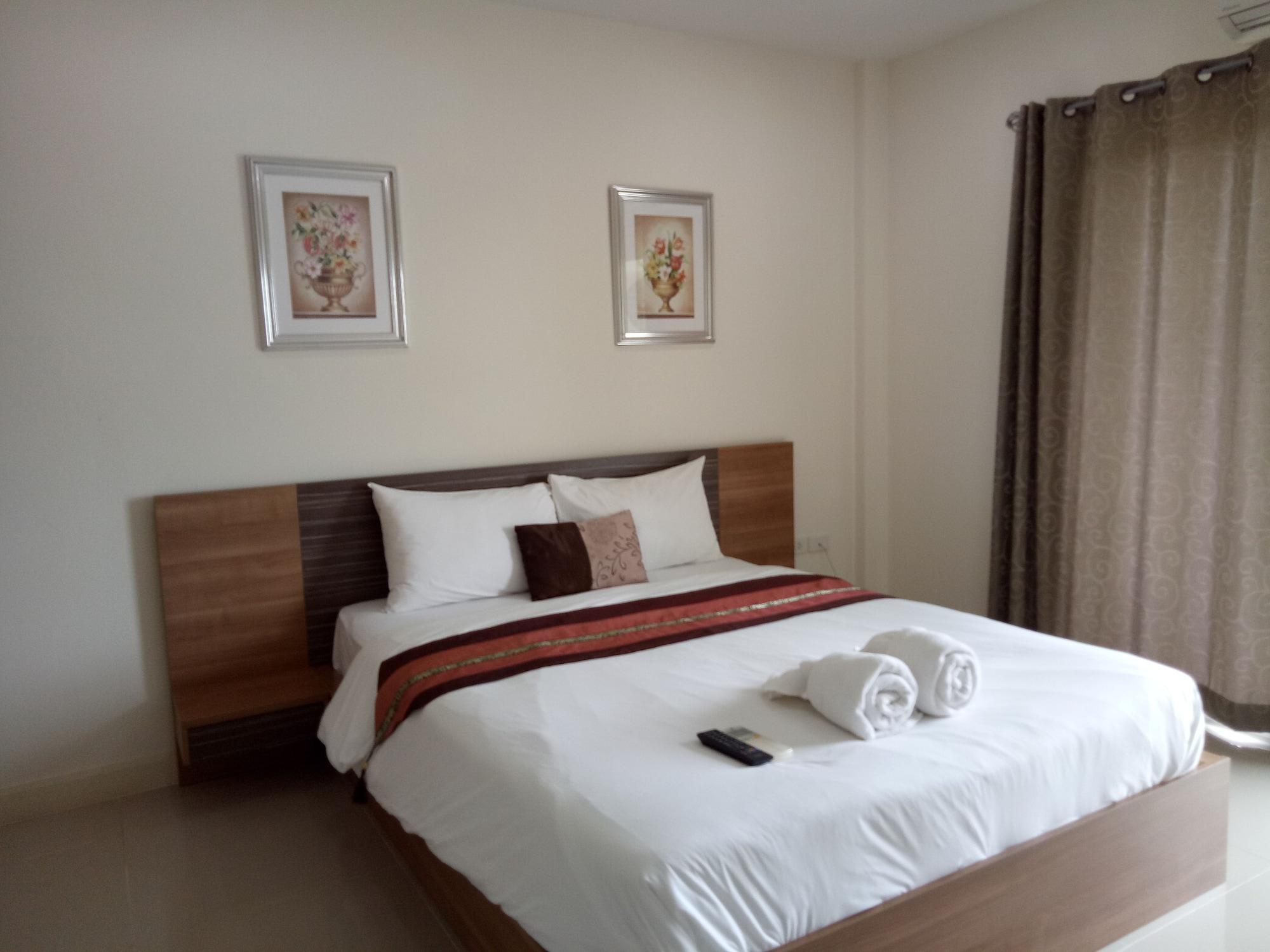 Privacy Residence Lopburi Bagian luar foto