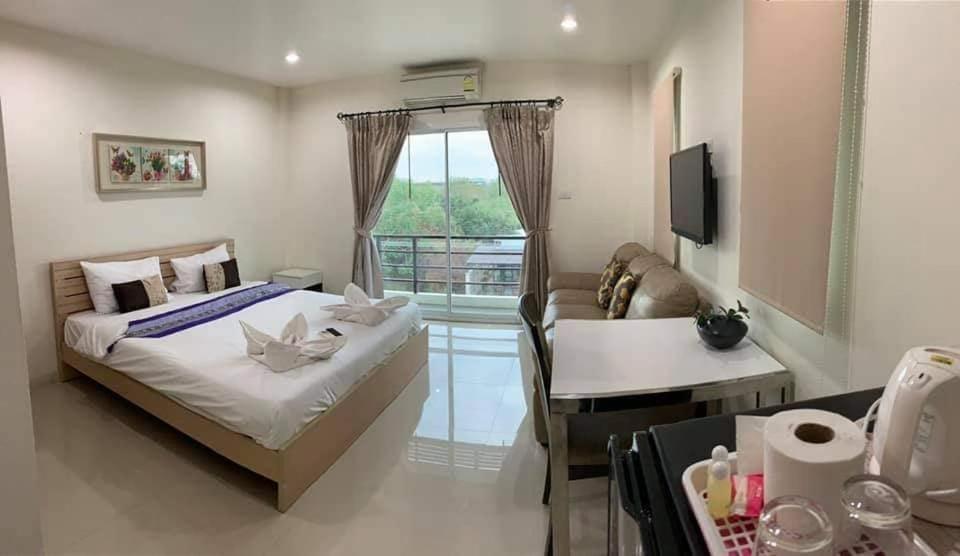Privacy Residence Lopburi Bagian luar foto