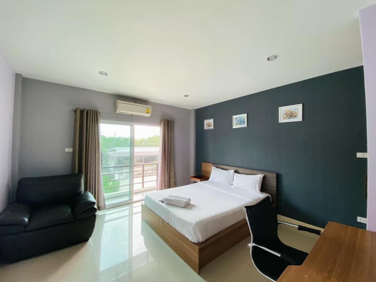 Privacy Residence Lopburi Bagian luar foto