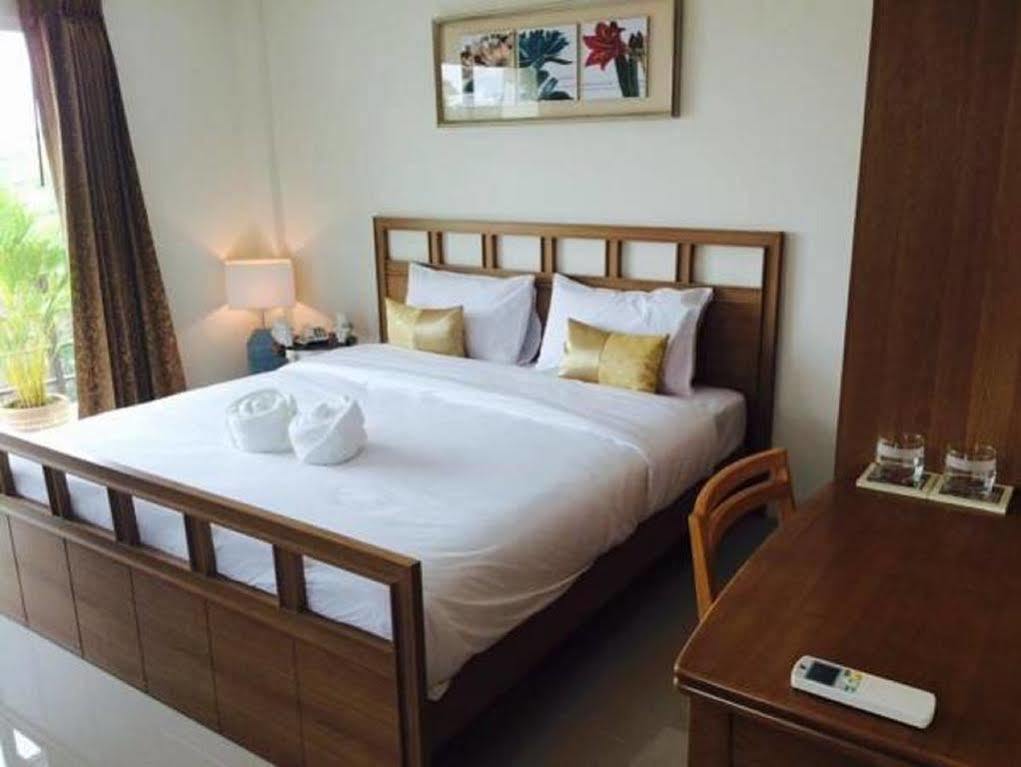 Privacy Residence Lopburi Bagian luar foto