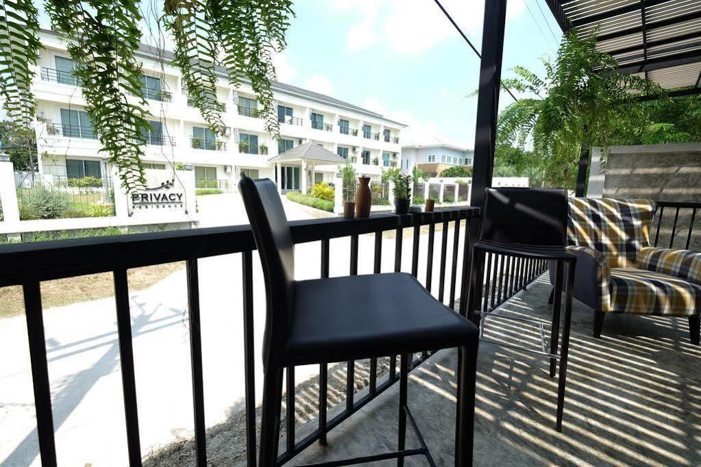Privacy Residence Lopburi Bagian luar foto