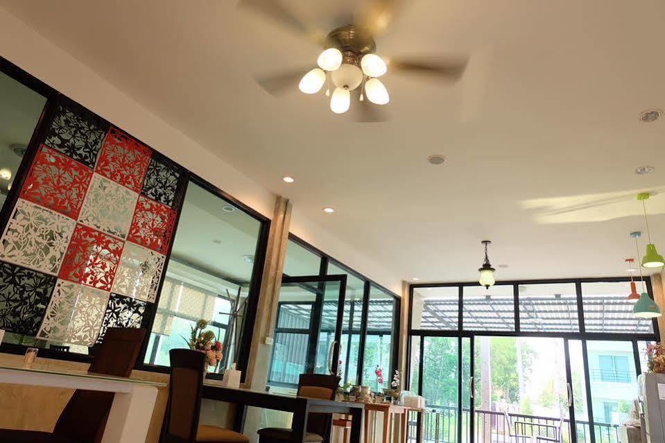 Privacy Residence Lopburi Bagian luar foto