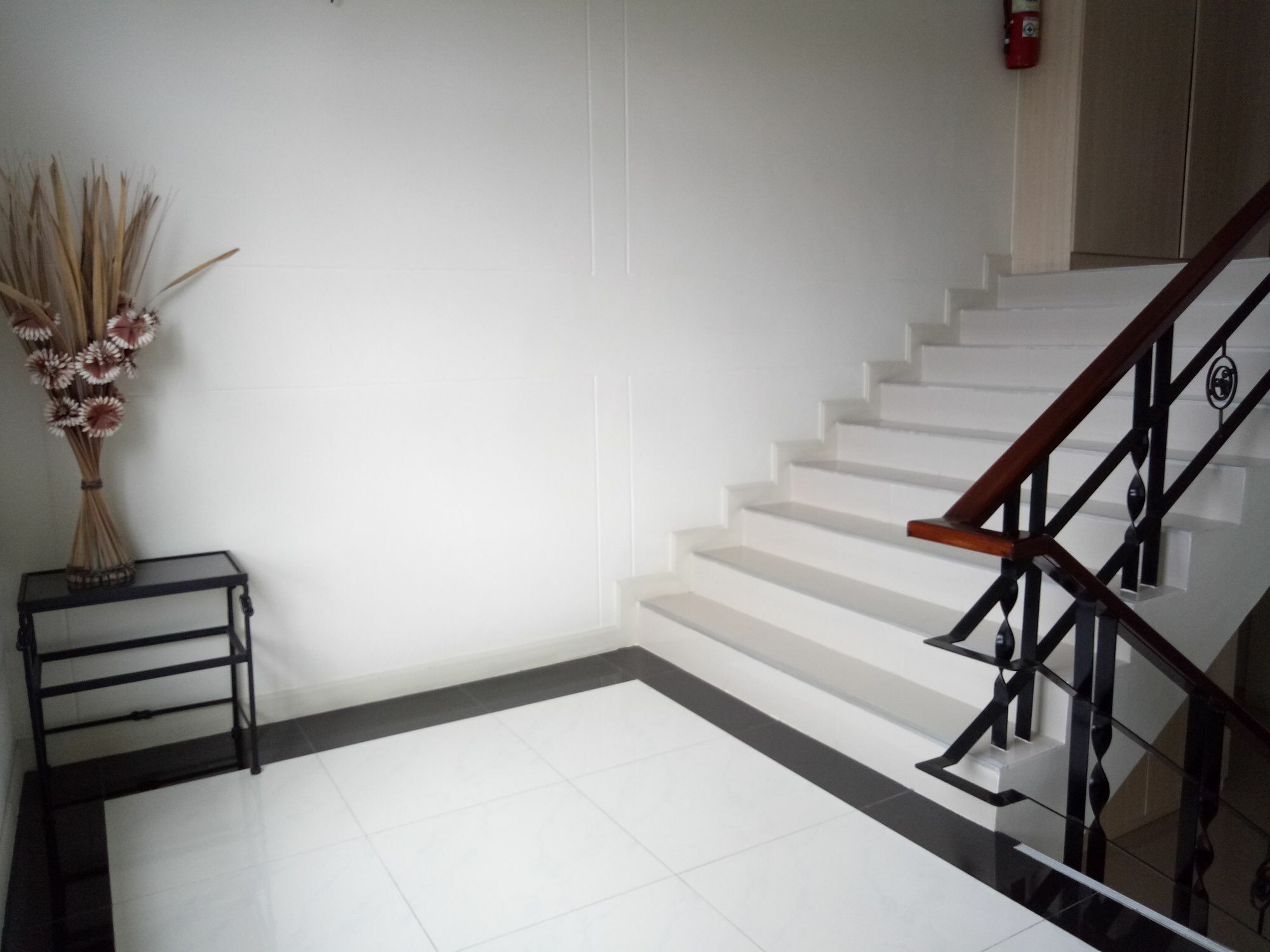 Privacy Residence Lopburi Bagian luar foto