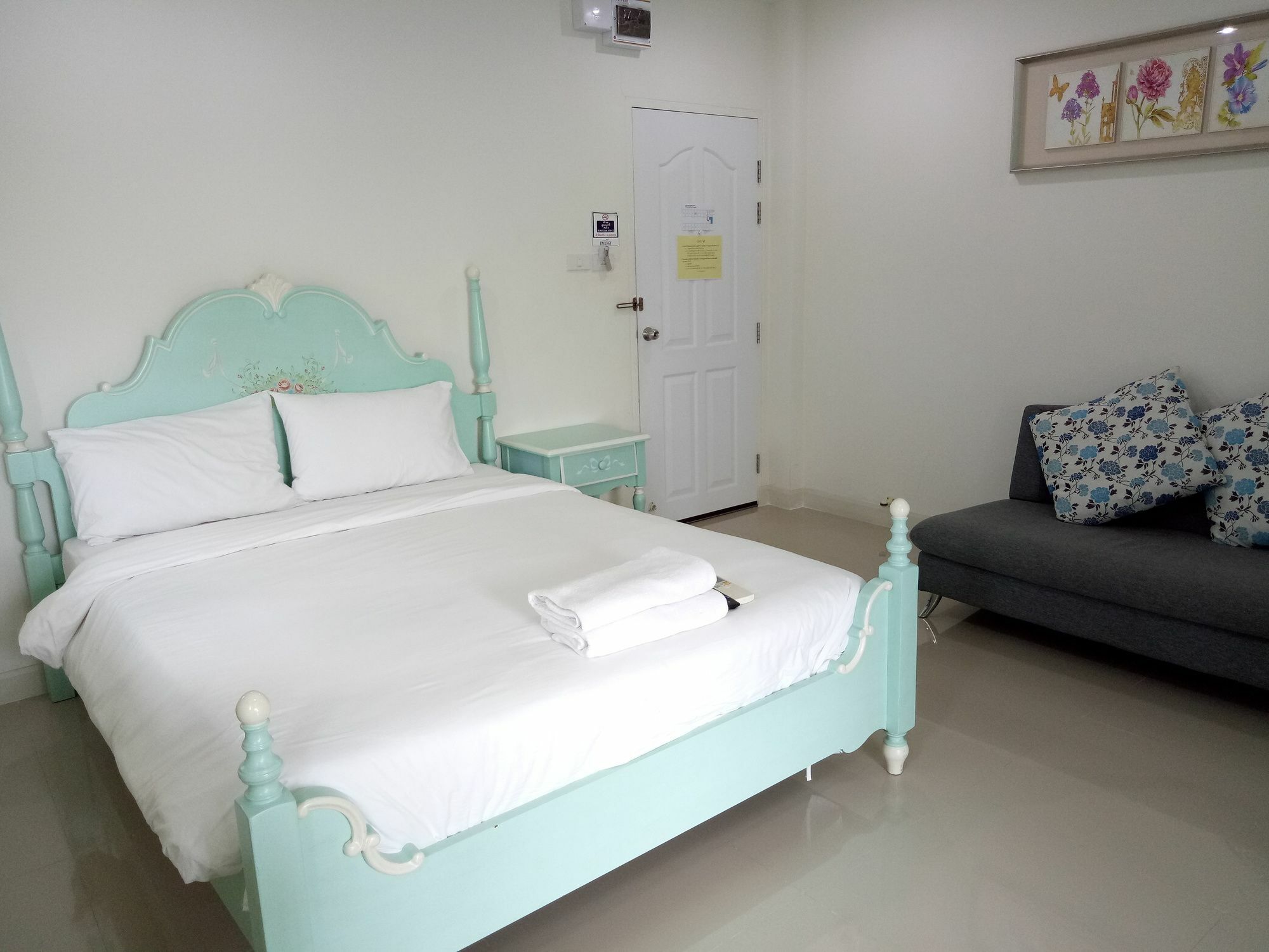 Privacy Residence Lopburi Bagian luar foto